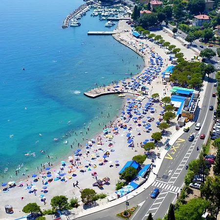 With Parking Space Icici, Opatija - 27936 아파트 *