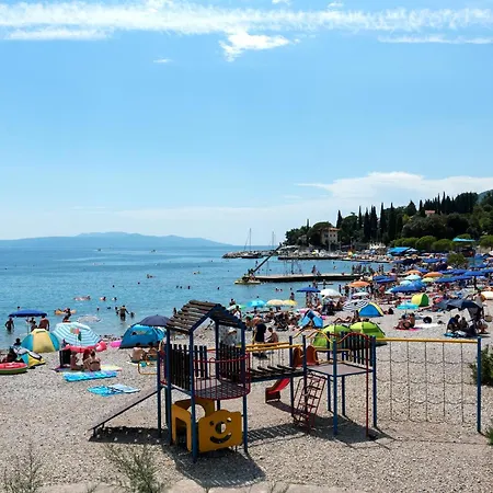 With Parking Space Icici, Opatija - 27936 아파트